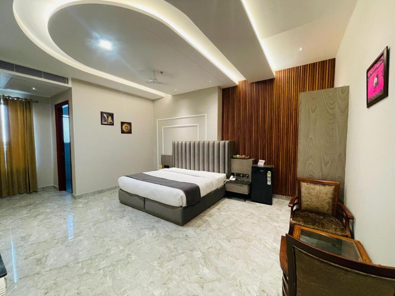 Hotel Miracle Resort Phagwāra Zewnętrze zdjęcie