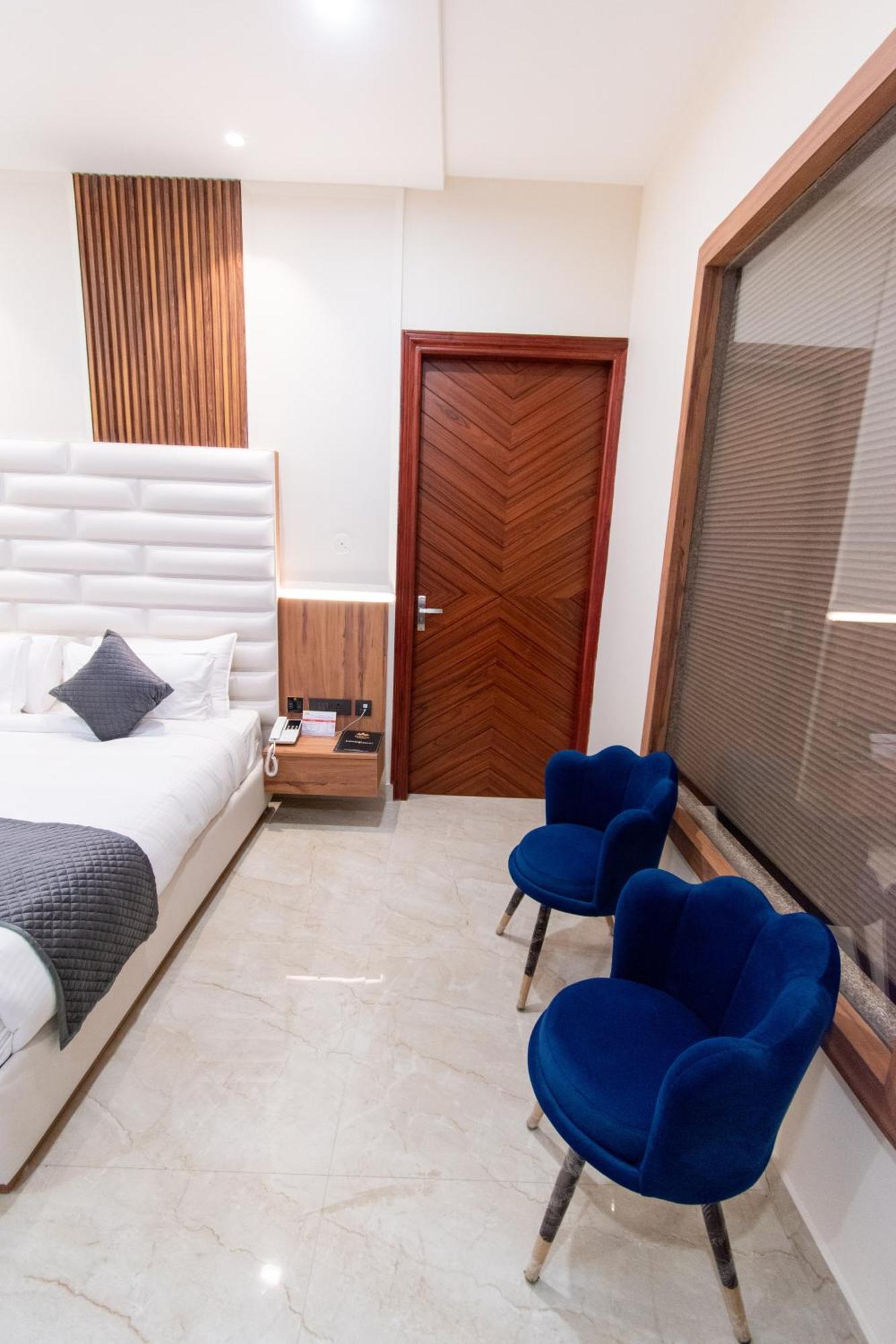 Hotel Miracle Resort Phagwāra Zewnętrze zdjęcie