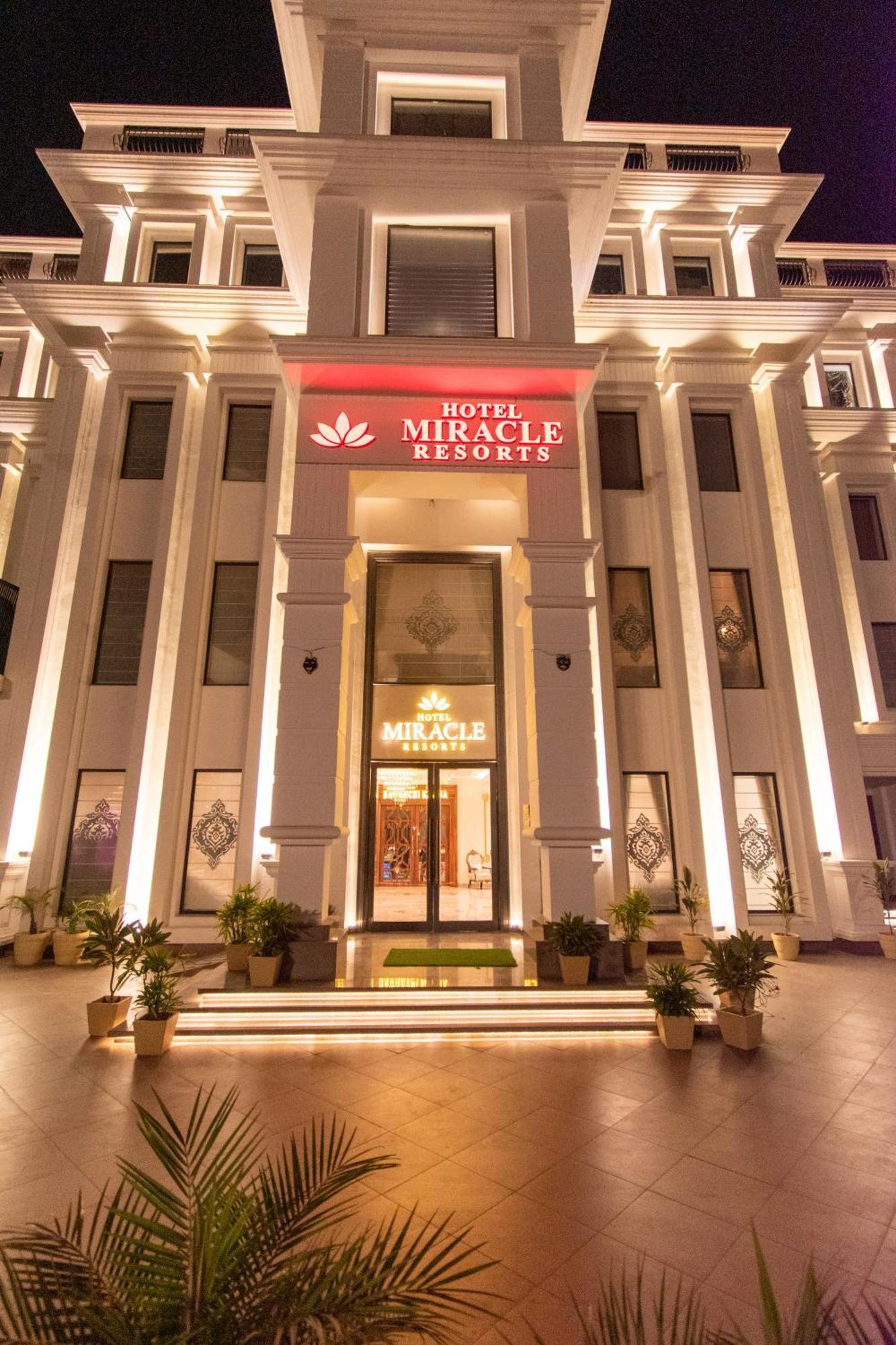 Hotel Miracle Resort Phagwāra Zewnętrze zdjęcie