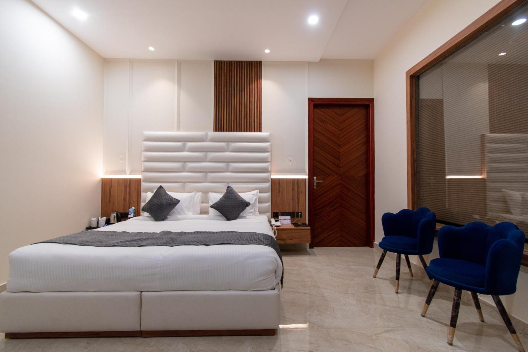 Hotel Miracle Resort Phagwāra Zewnętrze zdjęcie