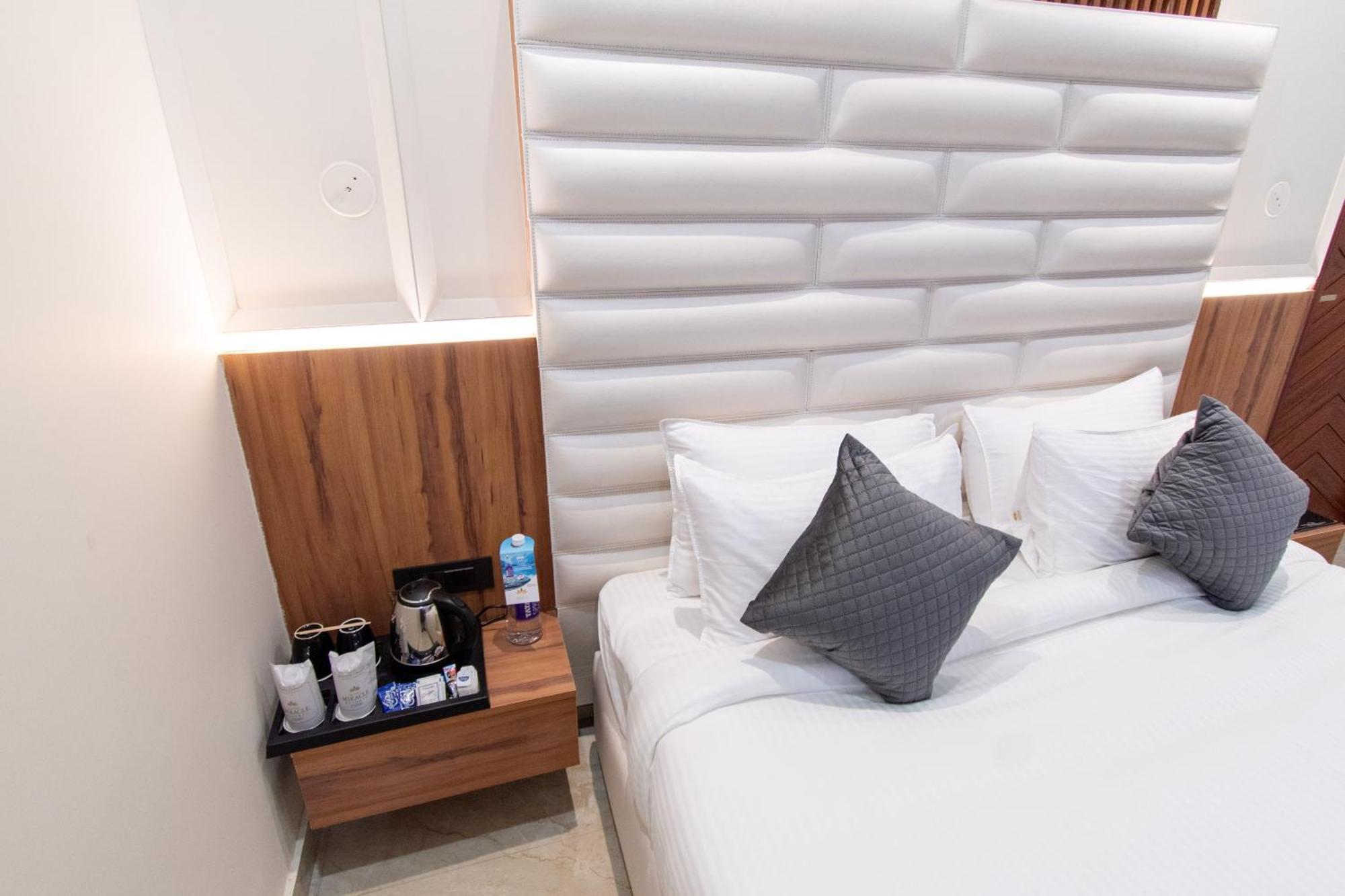Hotel Miracle Resort Phagwāra Zewnętrze zdjęcie